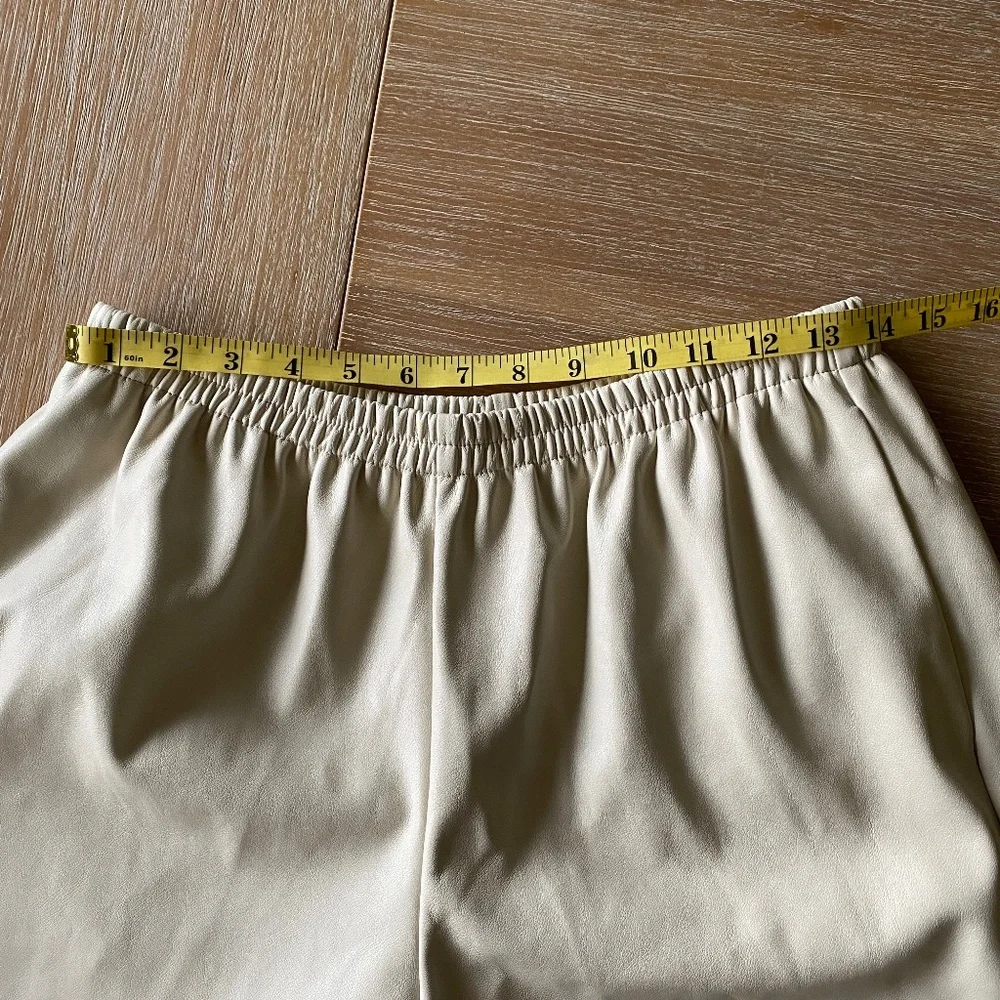 Avec Les Filles Faux Leather Shorts Pockets Cream - Medium - Picture 6 of 8
